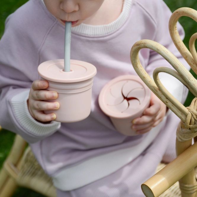 Hovedbilde Drikke- & Snackkopp m/Sugerør - Matgodkjent Silikon