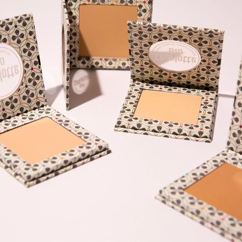 Compact Powder - 03 Sand | Charlotte Bio